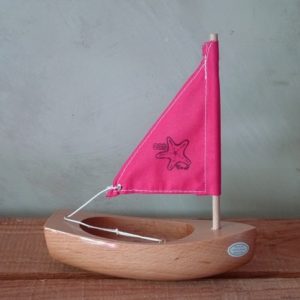 bateau-bois-tirot-coque-nature-voile-rose