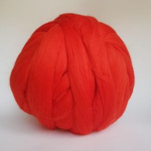 laine-merinos-ruban-peigné-rouge-230