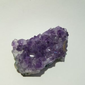 améthyste-cristalisée-mes-premiers-mineraux-enfant