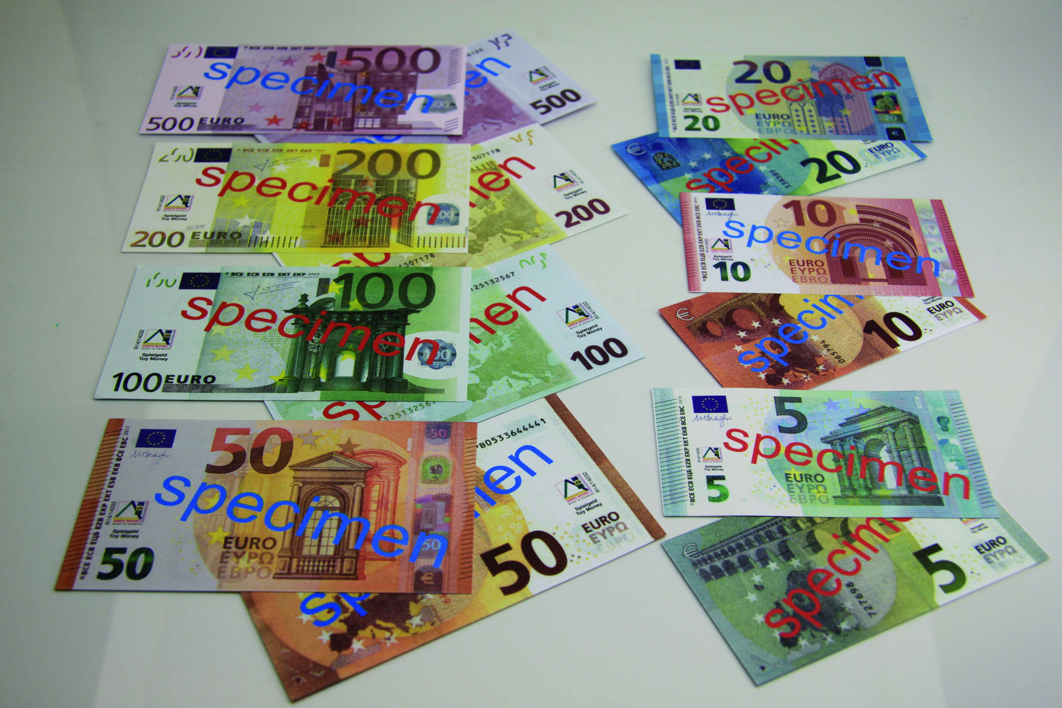 Argent billets Euros factices - Rolf - Au son des grillons
